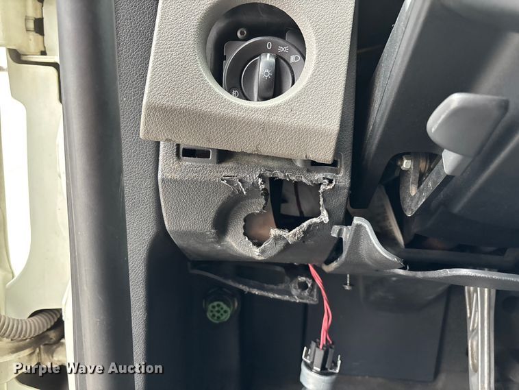 image for item YA2606 2019 Freightliner Cascadia semi truck