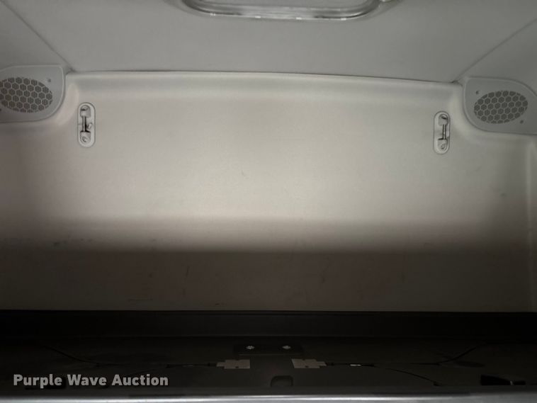 image for item YA2606 2019 Freightliner Cascadia semi truck