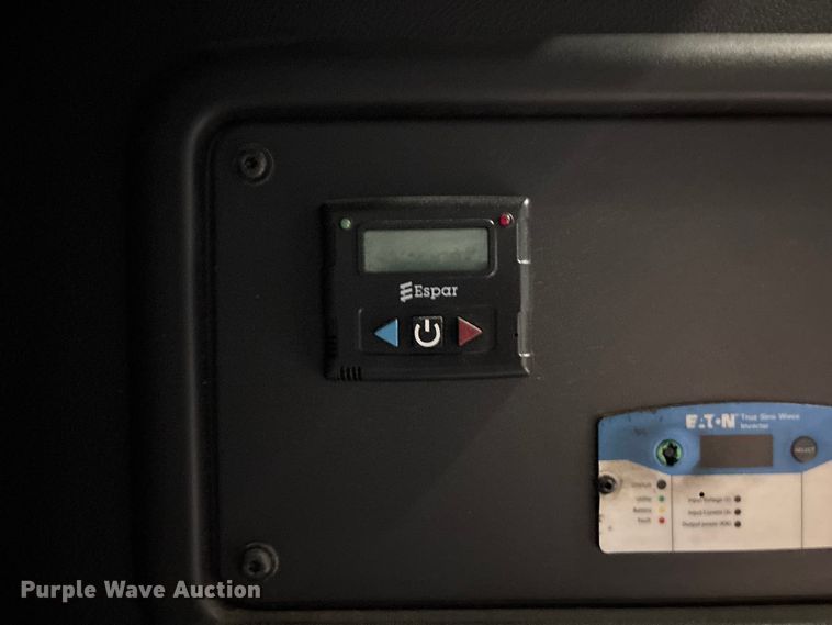 image for item YA2606 2019 Freightliner Cascadia semi truck