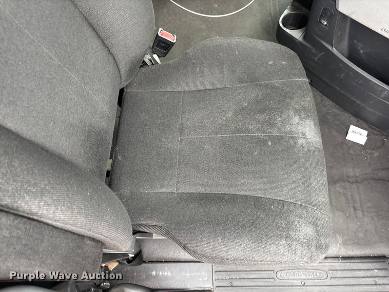 image for item YA2606 2019 Freightliner Cascadia semi truck