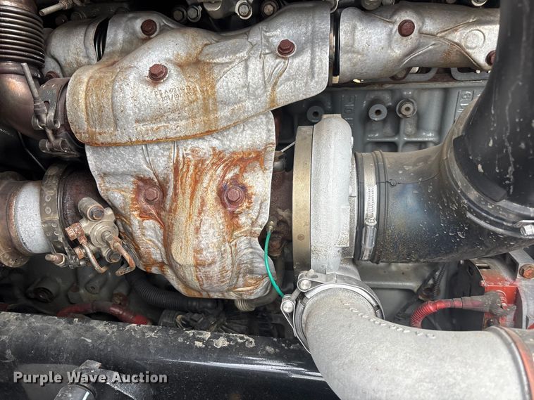 image for item YA2606 2019 Freightliner Cascadia semi truck