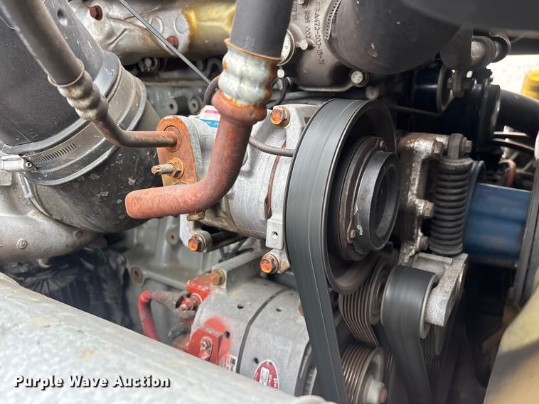 image for item YA2606 2019 Freightliner Cascadia semi truck