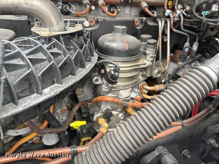 image for item YA2606 2019 Freightliner Cascadia semi truck