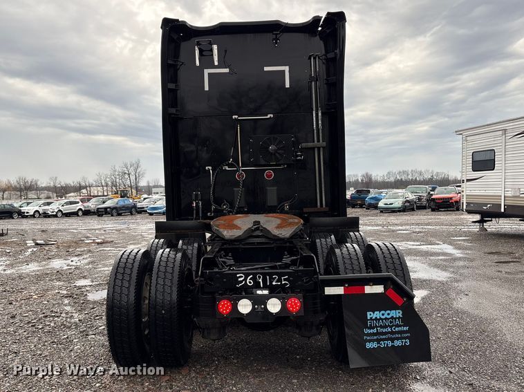 image for item YA2727 2020 Kenworth T680 semi truck