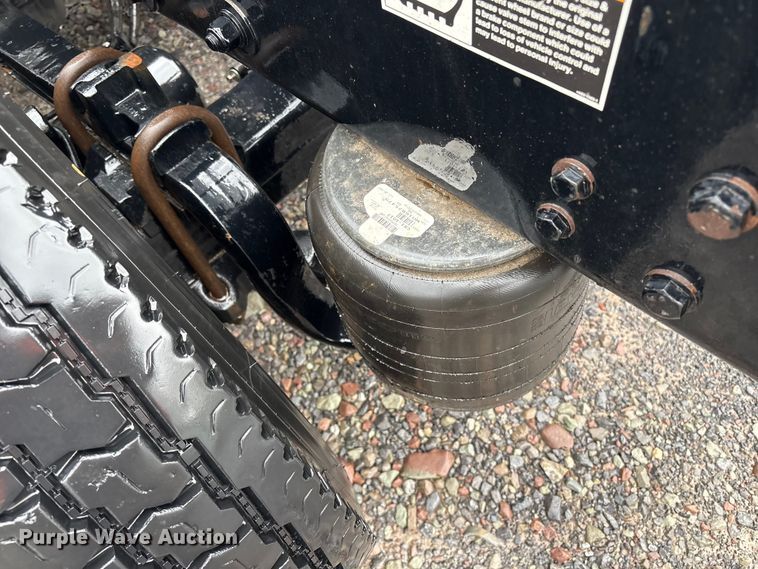 image for item YA2727 2020 Kenworth T680 semi truck