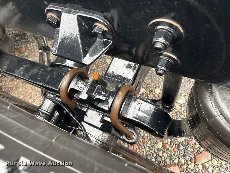 image for item YA2727 2020 Kenworth T680 semi truck