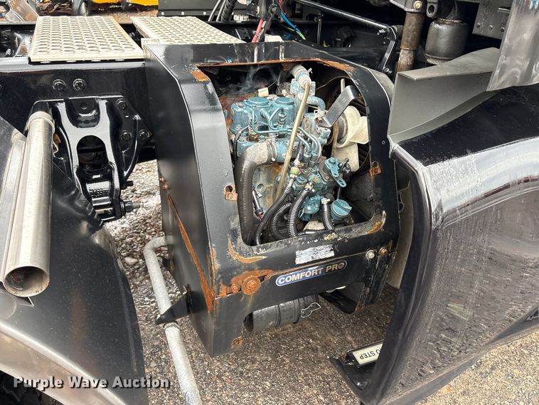 image for item YA2727 2020 Kenworth T680 semi truck