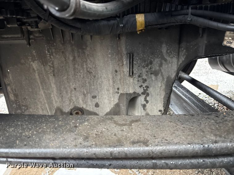 image for item YA2727 2020 Kenworth T680 semi truck