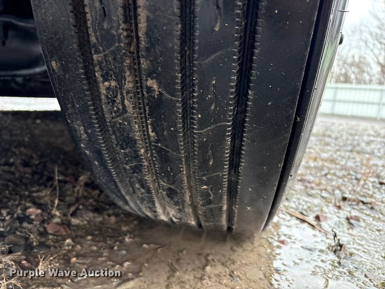 image for item YA2727 2020 Kenworth T680 semi truck