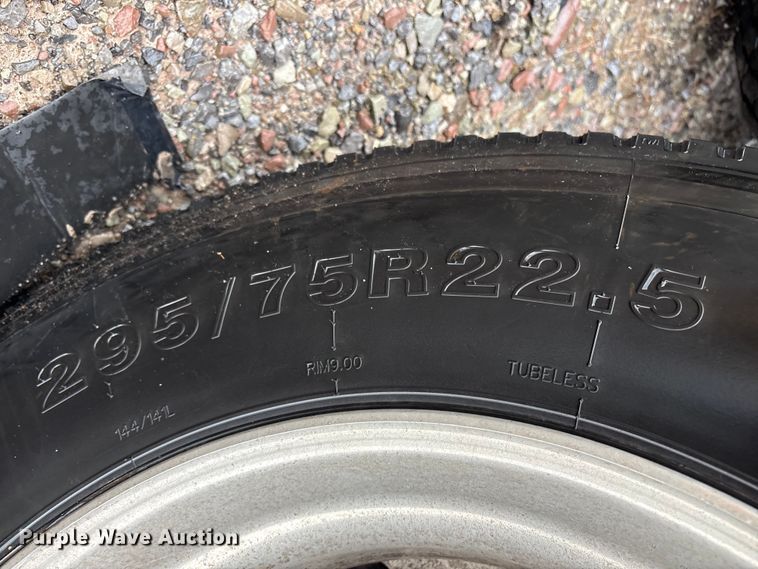 image for item YA2727 2020 Kenworth T680 semi truck