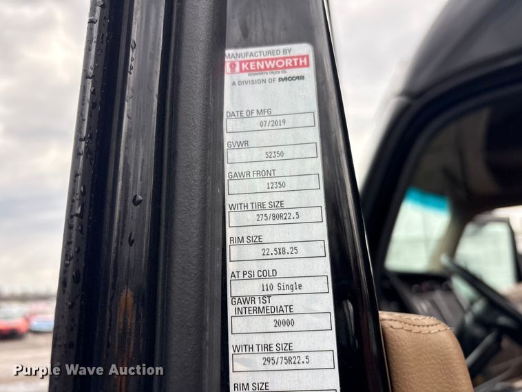 image for item YA2727 2020 Kenworth T680 semi truck