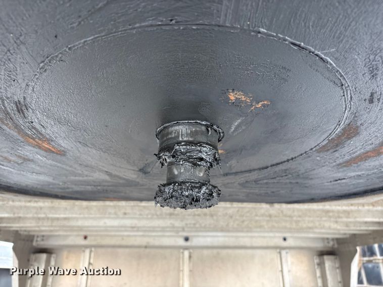 image for item YA2728 2023 Wilson PSDCL-402 livestock trailer