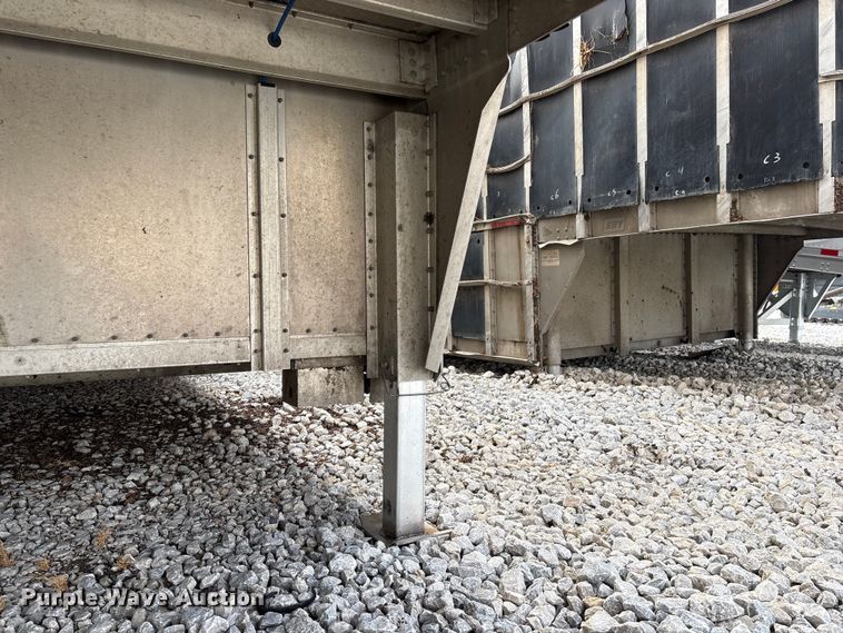 image for item YA2728 2023 Wilson PSDCL-402 livestock trailer