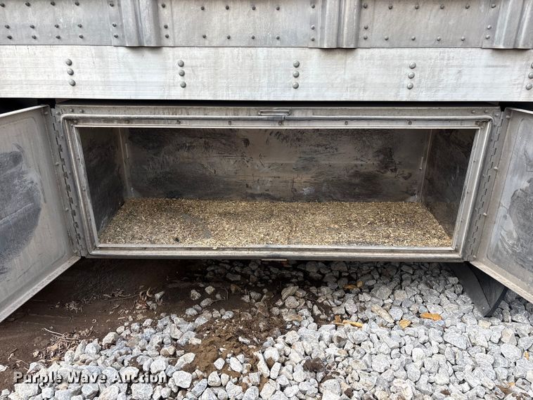image for item YA2728 2023 Wilson PSDCL-402 livestock trailer