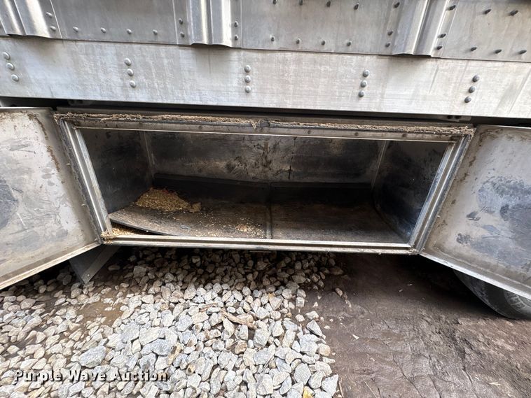 image for item YA2728 2023 Wilson PSDCL-402 livestock trailer