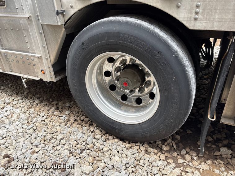 image for item YA2728 2023 Wilson PSDCL-402 livestock trailer