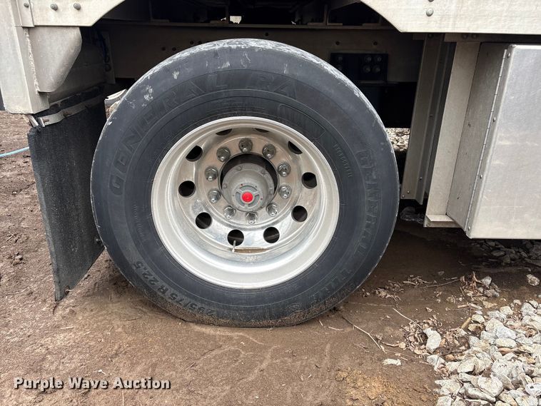 image for item YA2728 2023 Wilson PSDCL-402 livestock trailer