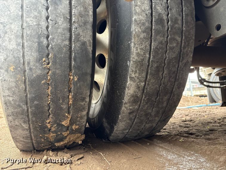 image for item YA2728 2023 Wilson PSDCL-402 livestock trailer