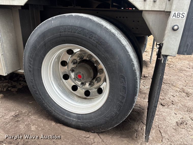 image for item YA2728 2023 Wilson PSDCL-402 livestock trailer