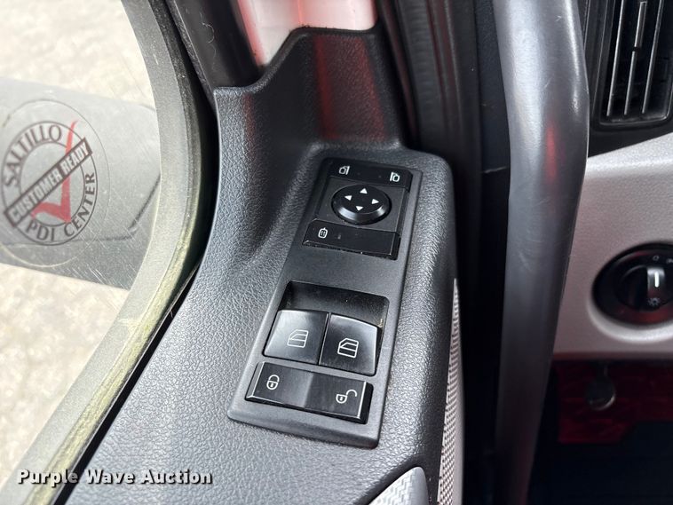 image for item YA2792 2020 Freightliner Cascadia semi truck