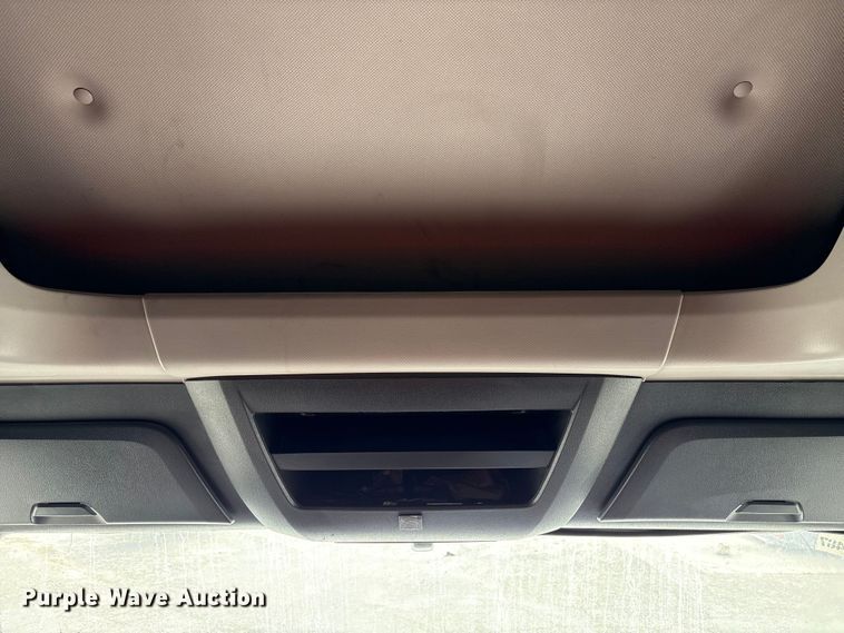 image for item YA2792 2020 Freightliner Cascadia semi truck