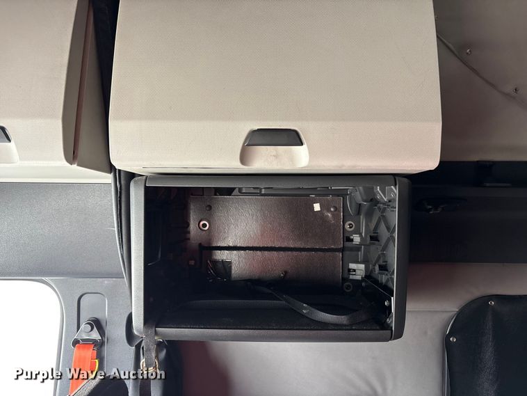 image for item YA2792 2020 Freightliner Cascadia semi truck