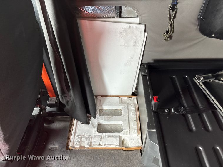 image for item YA2792 2020 Freightliner Cascadia semi truck