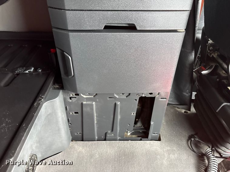 image for item YA2792 2020 Freightliner Cascadia semi truck