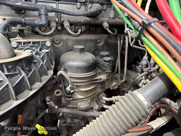 image for item YA2792 2020 Freightliner Cascadia semi truck