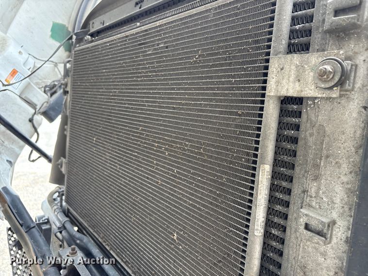 image for item YA2792 2020 Freightliner Cascadia semi truck