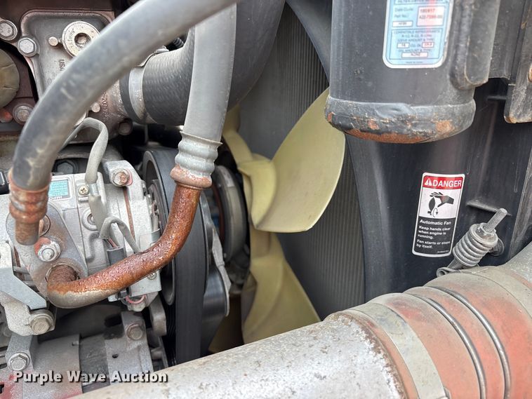 image for item YA2792 2020 Freightliner Cascadia semi truck