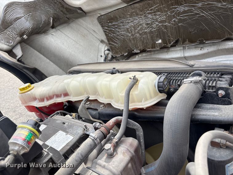 image for item YA2792 2020 Freightliner Cascadia semi truck