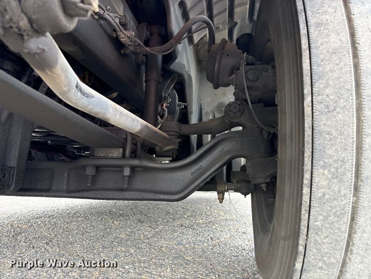 image for item YA2792 2020 Freightliner Cascadia semi truck