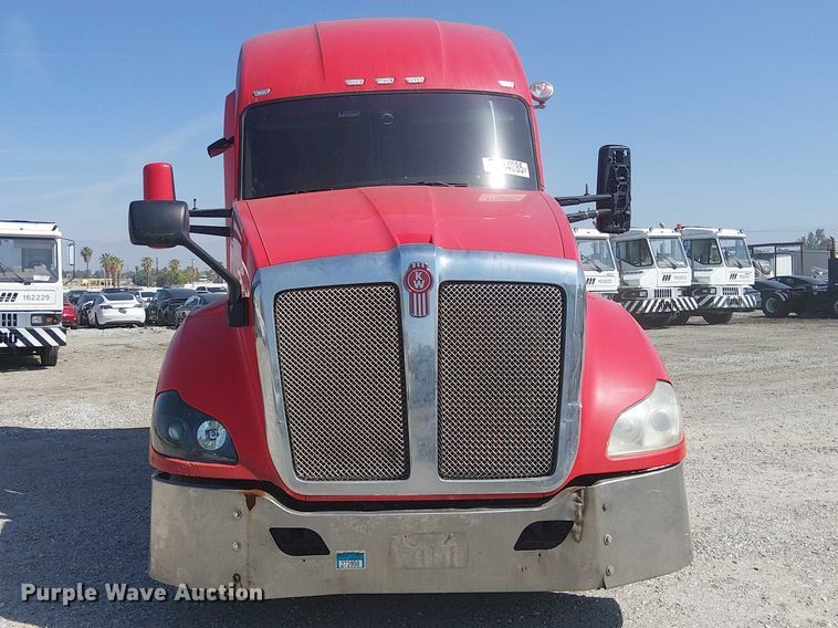 image for item YA2865 2019 Kenworth T680 semi truck