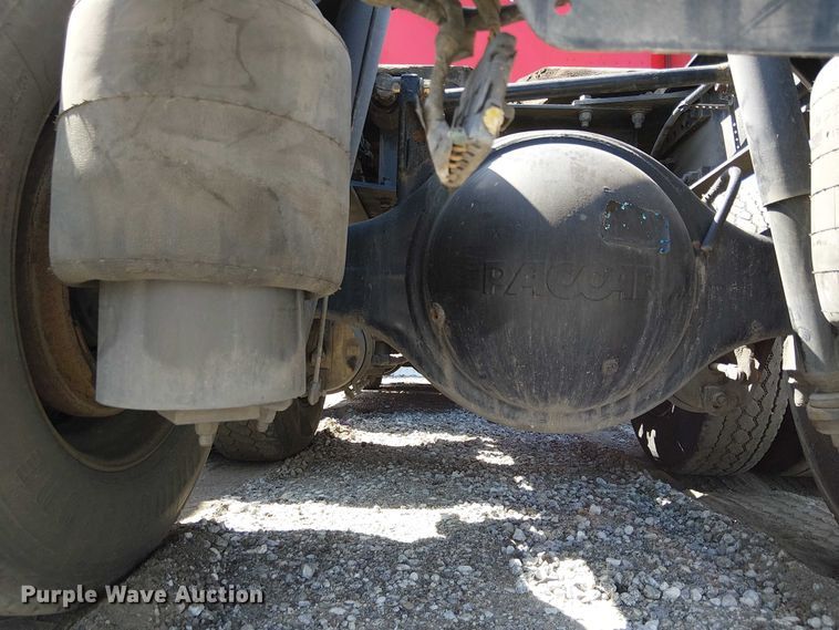 image for item YA2865 2019 Kenworth T680 semi truck