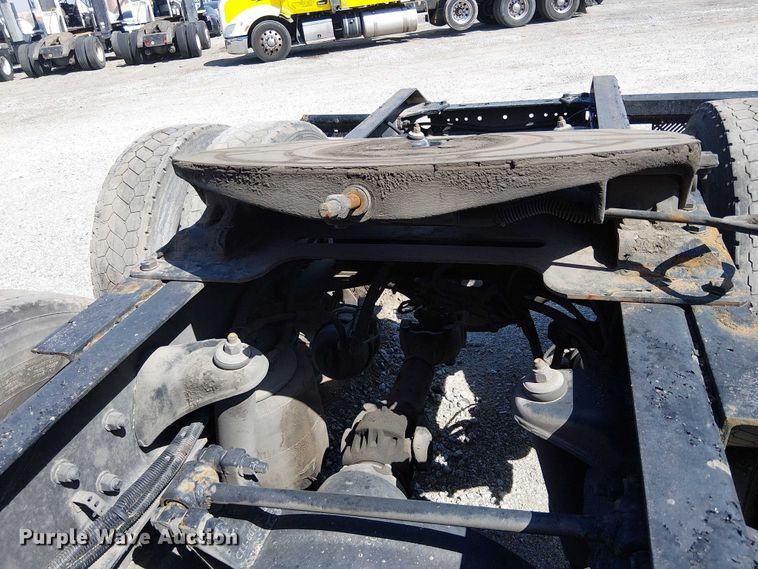 image for item YA2865 2019 Kenworth T680 semi truck