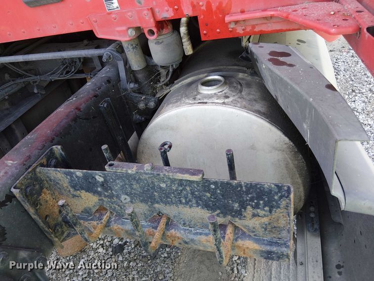 image for item YA2865 2019 Kenworth T680 semi truck