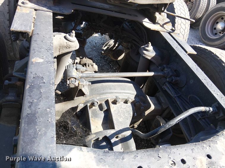 image for item YA2865 2019 Kenworth T680 semi truck