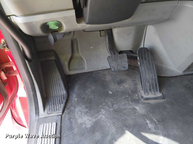 image for item YA2865 2019 Kenworth T680 semi truck