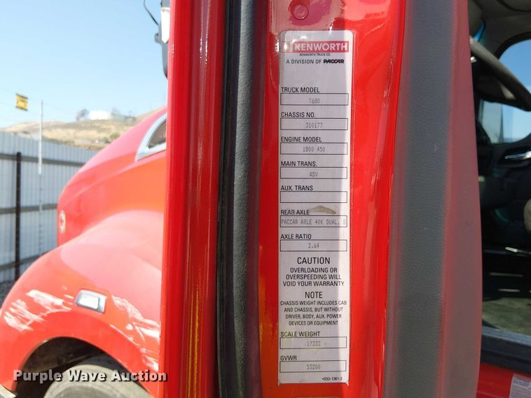 image for item YA2865 2019 Kenworth T680 semi truck