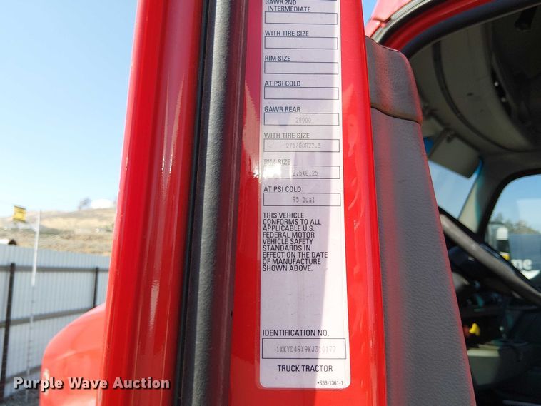 image for item YA2865 2019 Kenworth T680 semi truck