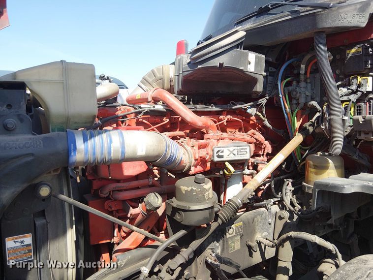 image for item YA2865 2019 Kenworth T680 semi truck