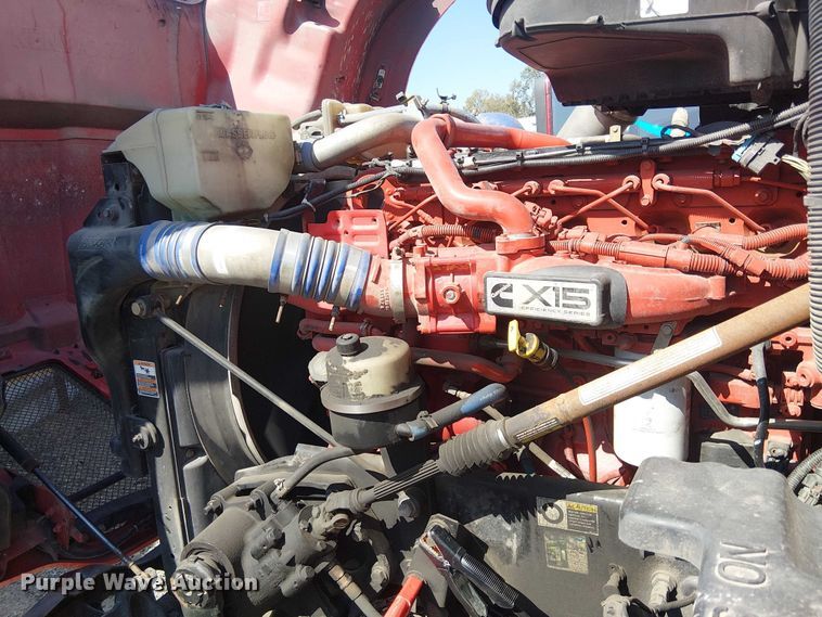 image for item YA2865 2019 Kenworth T680 semi truck