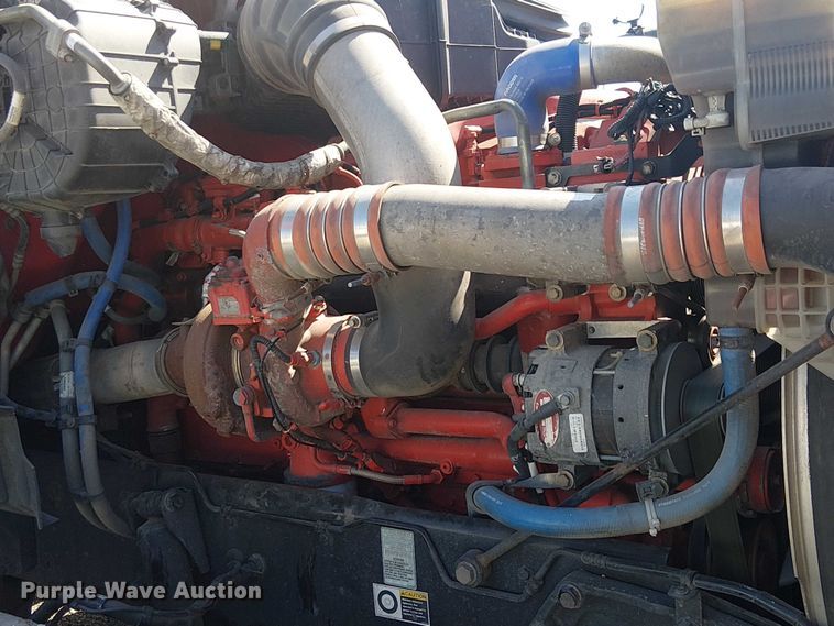 image for item YA2865 2019 Kenworth T680 semi truck