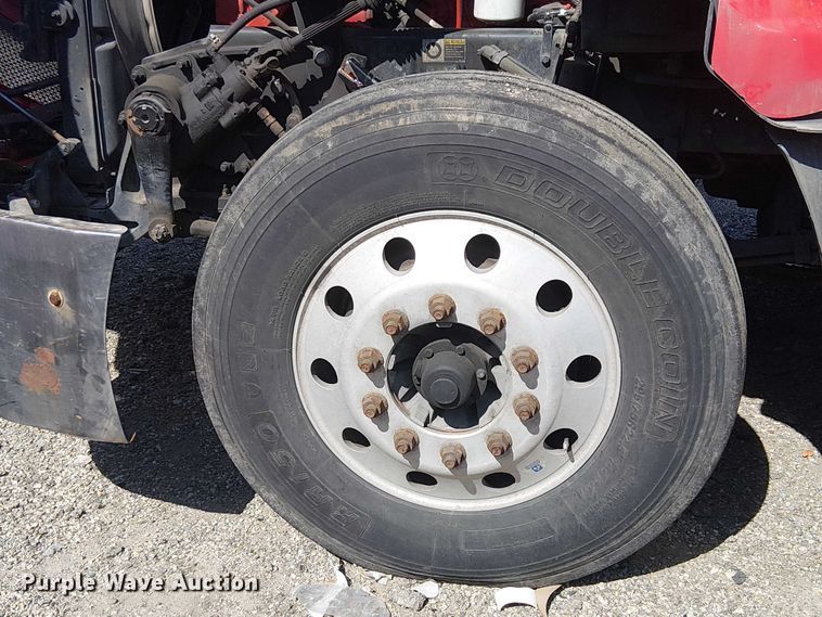 image for item YA2865 2019 Kenworth T680 semi truck