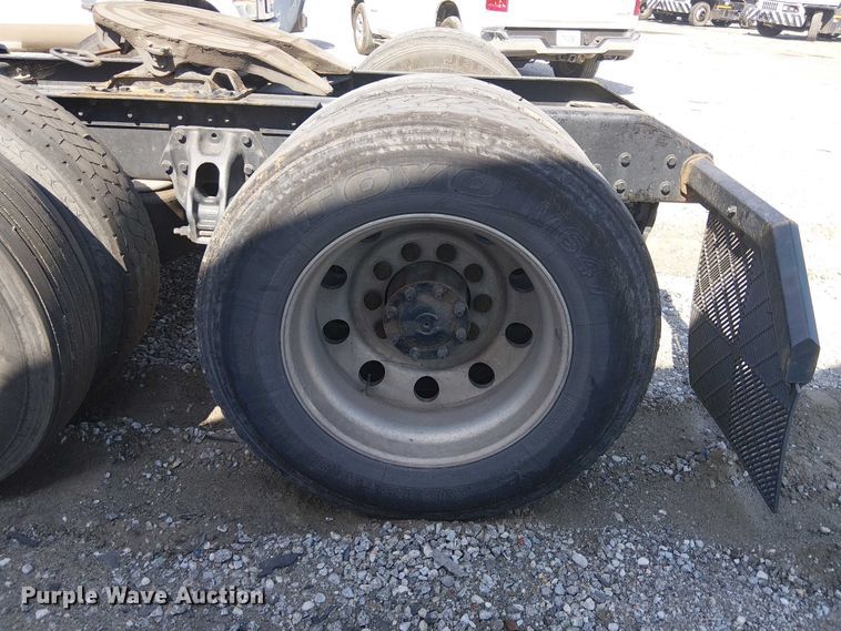 image for item YA2865 2019 Kenworth T680 semi truck