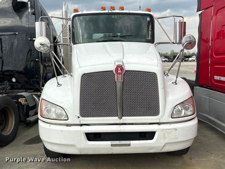 image for item YA2934 2017 Kenworth T370 oil distributor truck