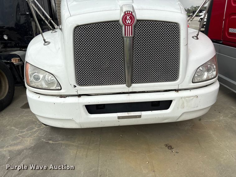 image for item YA2934 2017 Kenworth T370 oil distributor truck