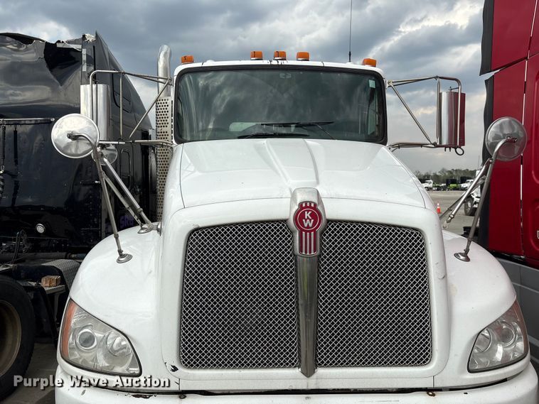 image for item YA2934 2017 Kenworth T370 oil distributor truck