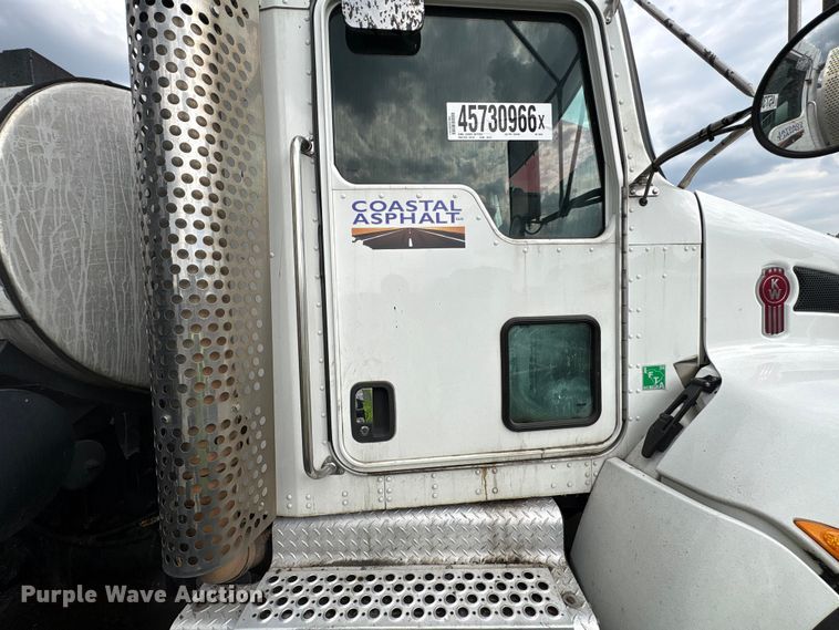 image for item YA2934 2017 Kenworth T370 oil distributor truck
